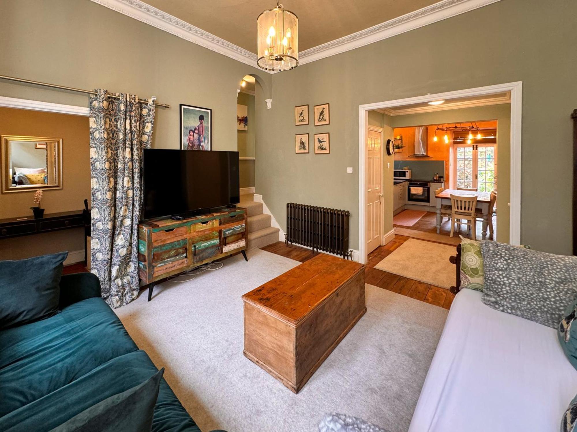The Pickwick House 2 Bedroom Free Parking Bath Exterior photo